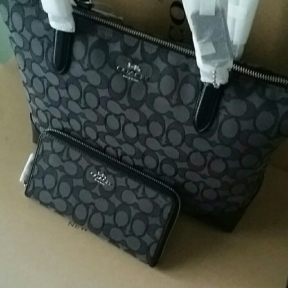 💛 Coach Accordion Zip Wallet 💜💛💜 - Picture 6 of 7